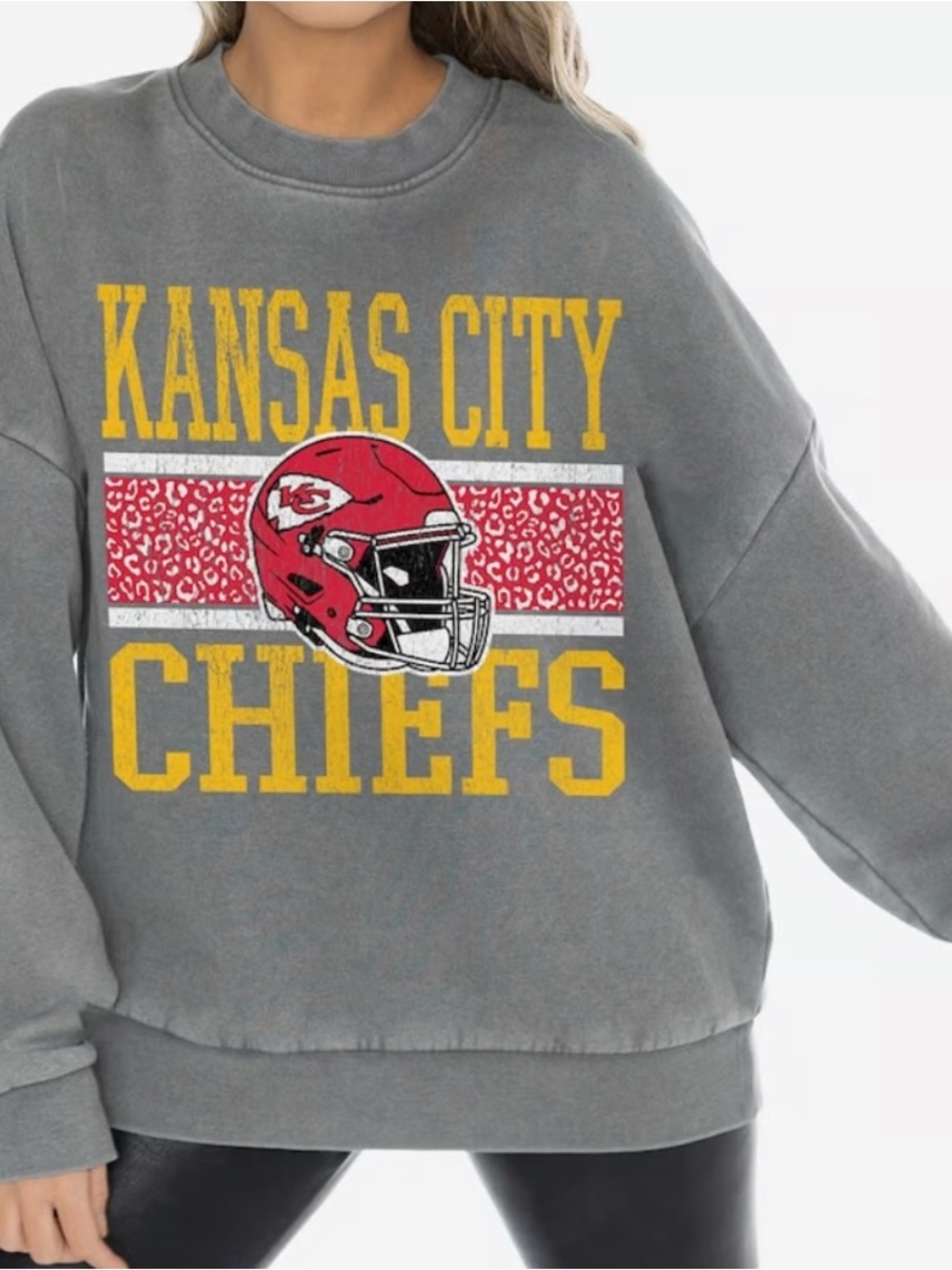 $60 MSRP Oversized Kansas City Chiefs Grey Pull-Over Crewneck Sweatshirt